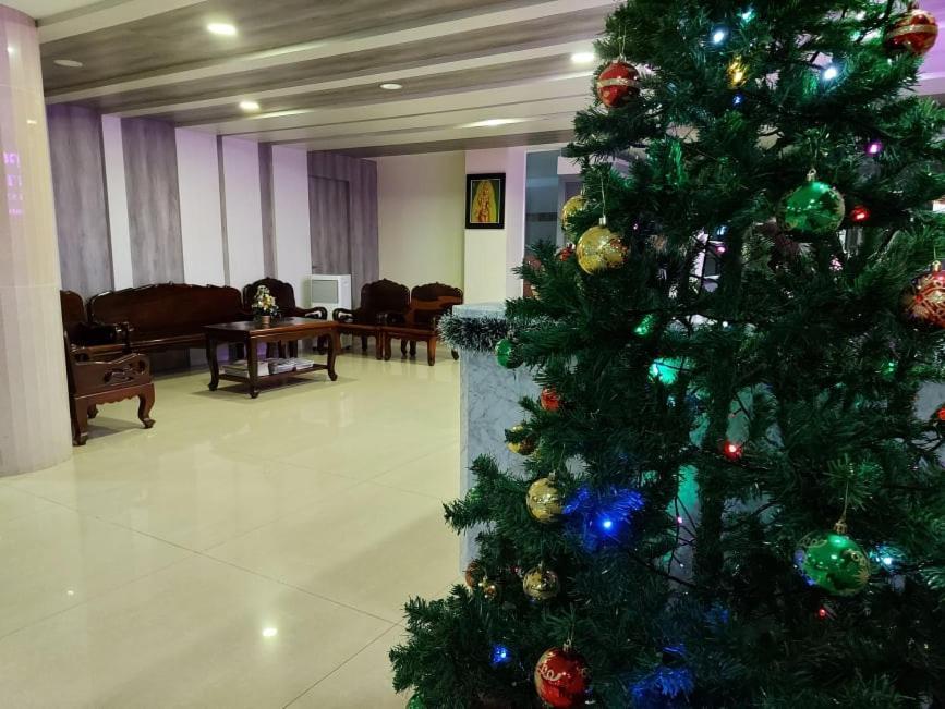 פנום פן Centrana Hotel מראה חיצוני תמונה